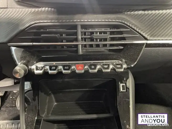 Peugeot 208 2021 photo 5