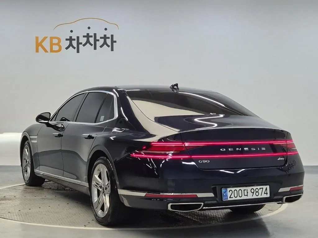 Genesis G90 2023 photo 2