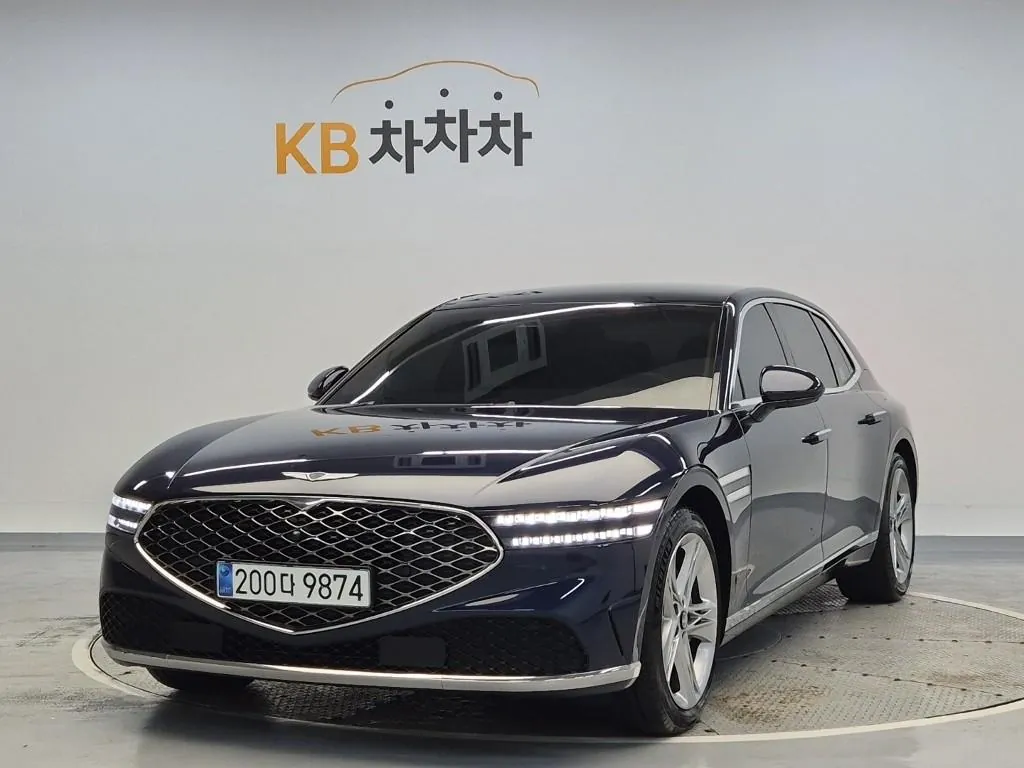 Genesis G90