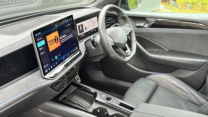 Volkswagen Passat 2026 photo 2