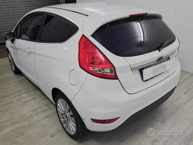 Ford Fiesta 2009 photo 3