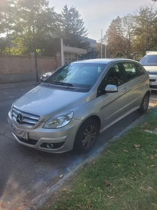Mercedes-Benz B-Class 2010 photo 3