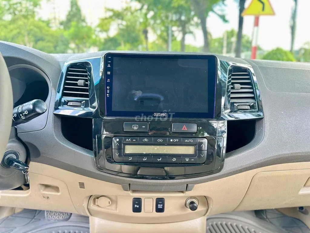 Toyota Fortuner 2010 photo 5