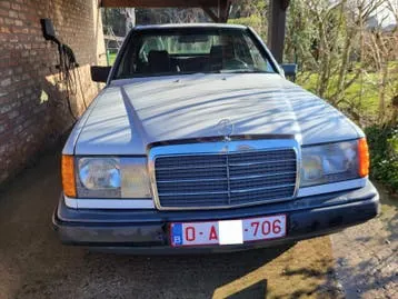 Mercedes-Benz 200E