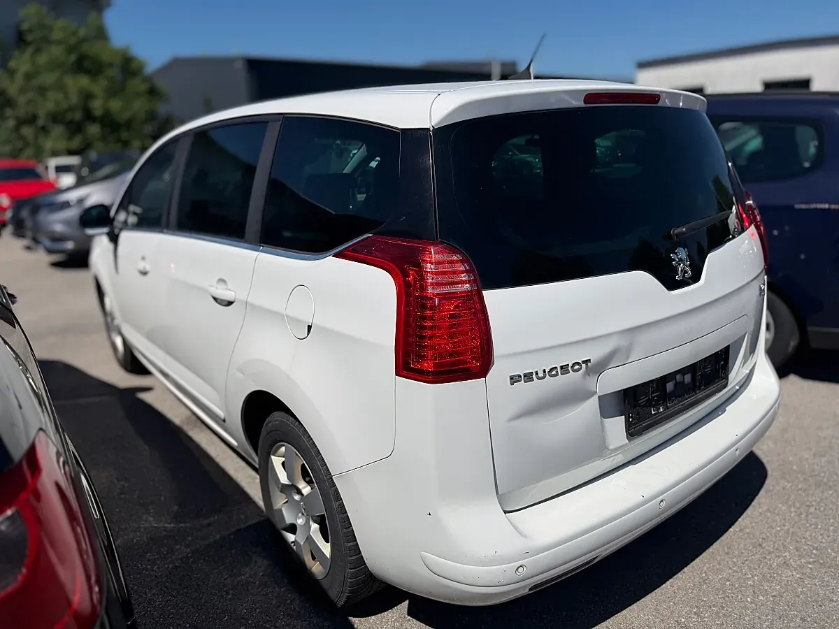 Peugeot 5008 2012 photo 3