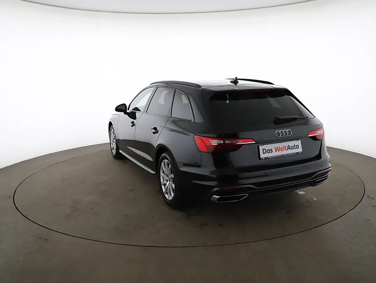 Audi A4 2023 photo 2