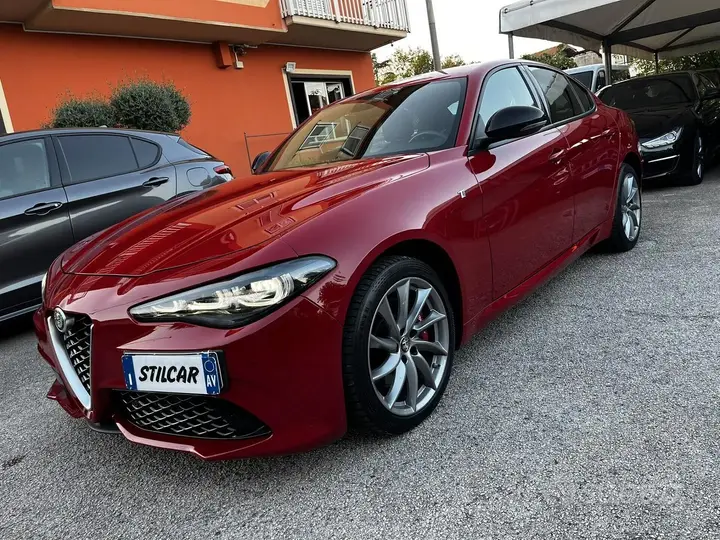 Alfa Romeo Giulia 2024 photo 2