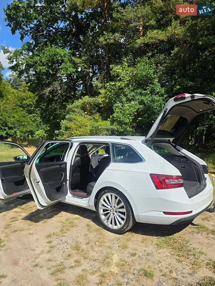 Skoda Superb 2015 photo 4