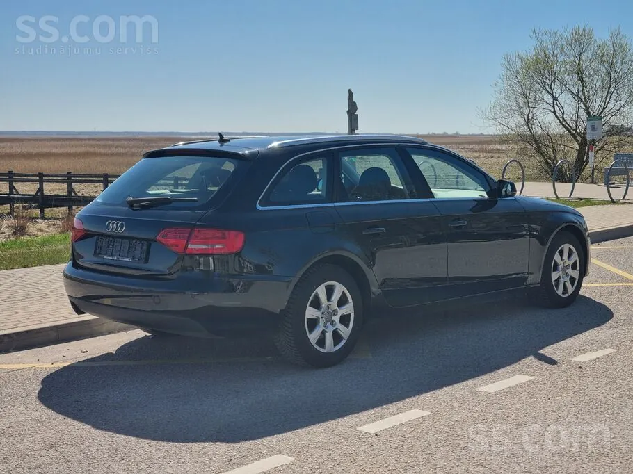 Audi A4 2011 photo 4