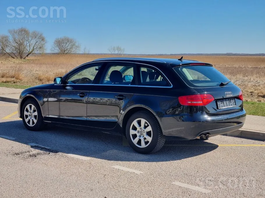 Audi A4 2011 photo 3