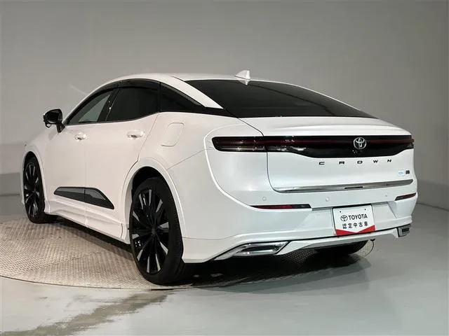 Toyota Crown Crossover 2023 photo 4