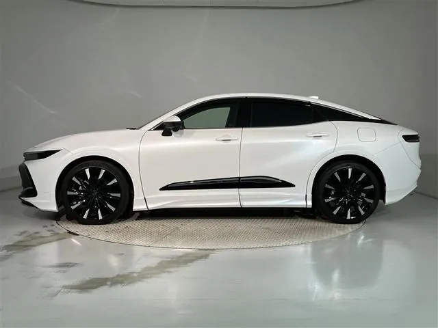 Toyota Crown Crossover 2023 photo 2