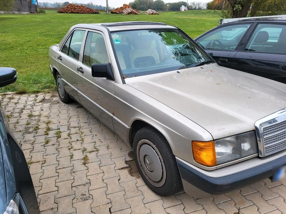 Mercedes-Benz 190 E