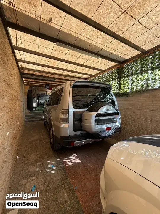 Mitsubishi Pajero 2009 photo 3