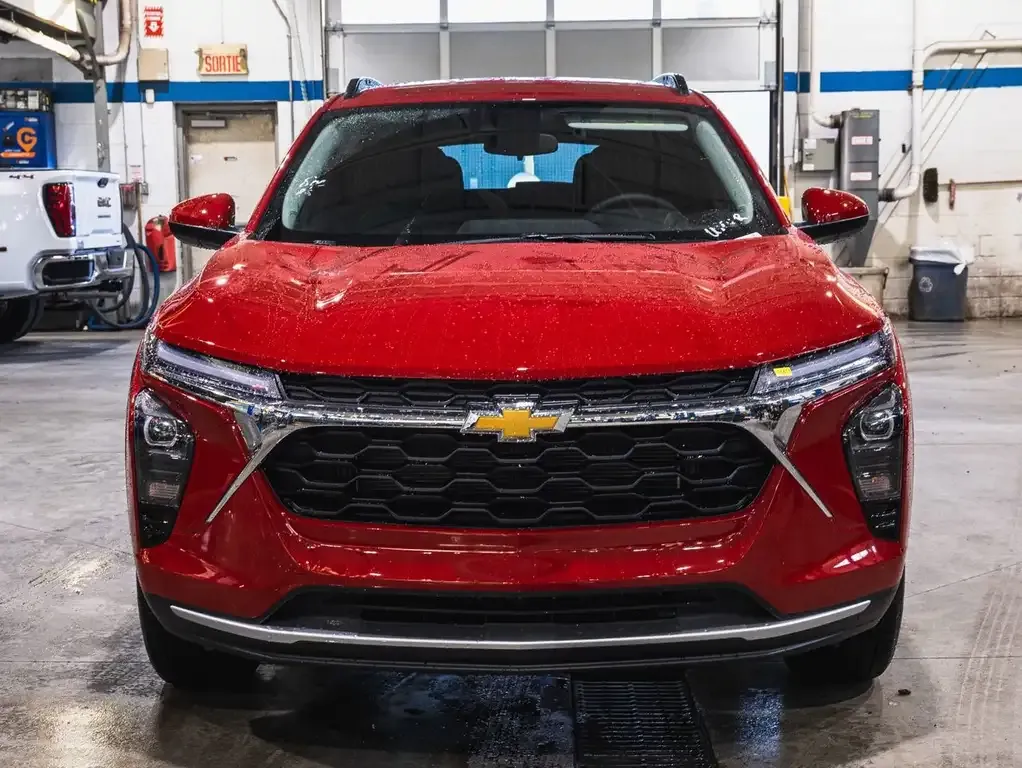 Chevrolet Trax 2026 photo 2
