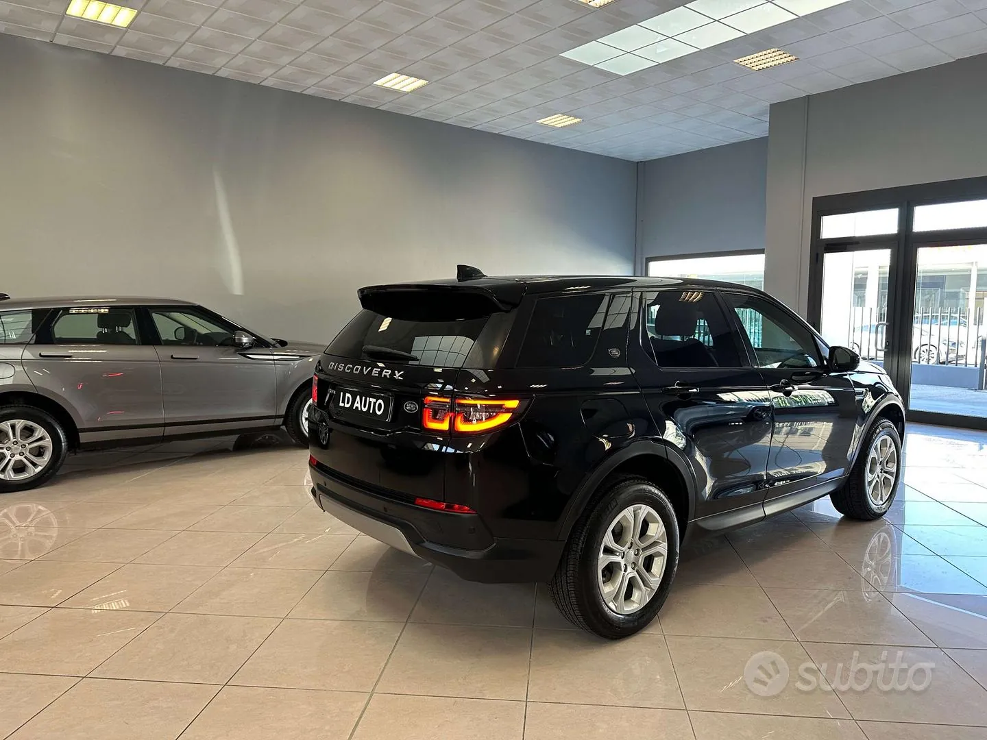 Land Rover Discovery Sport 2020 photo 4