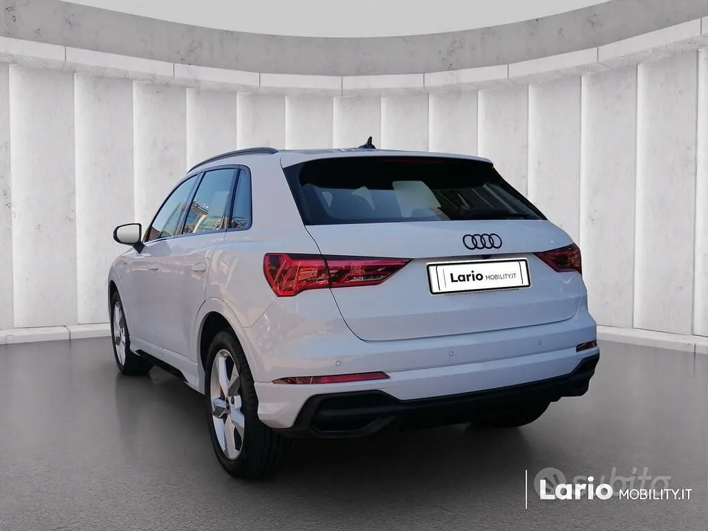 Audi Q3 2022 photo 2