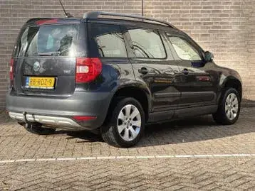 Skoda Yeti 2011 photo 2