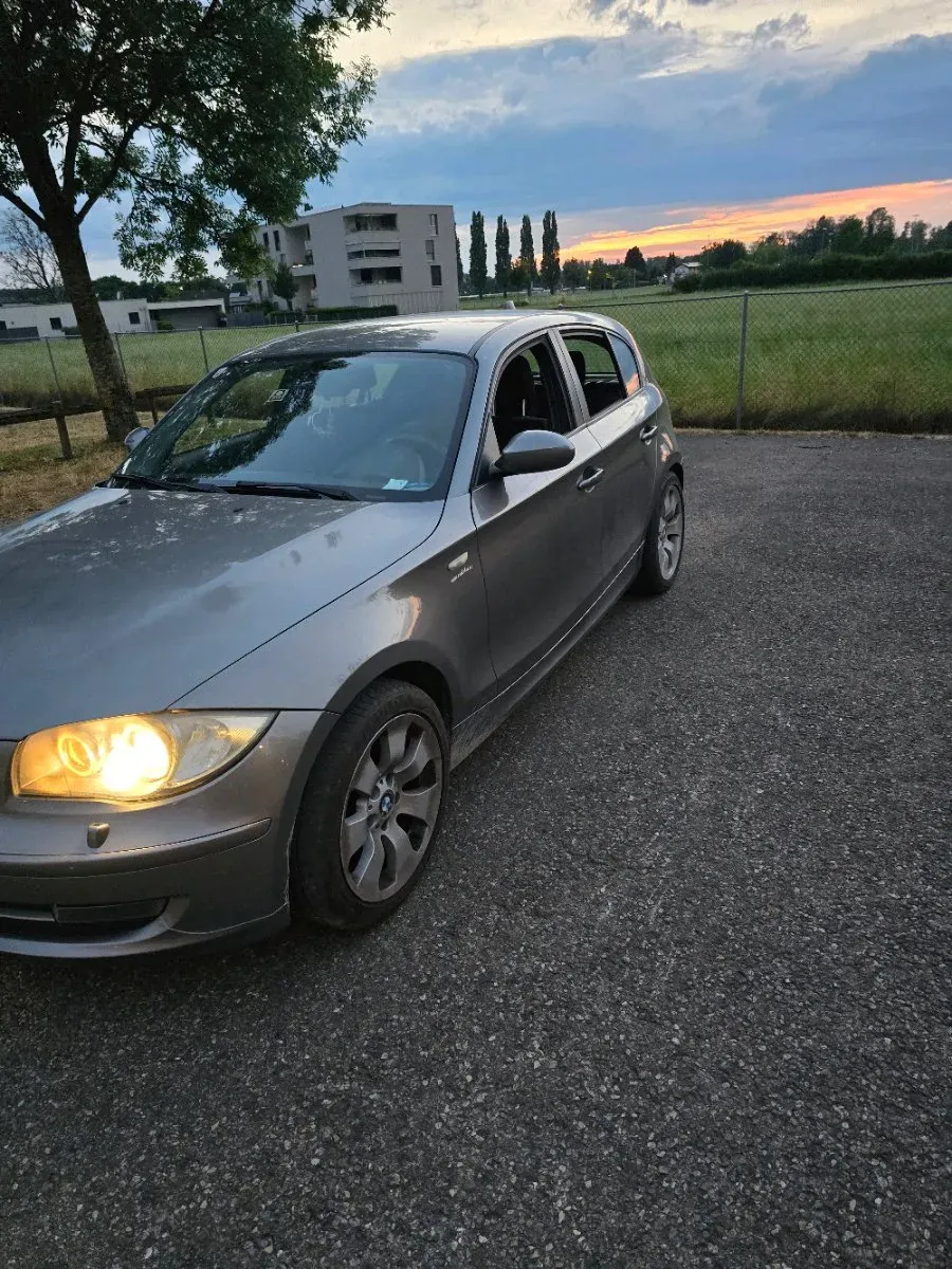 BMW 1 Series 2008 photo 2