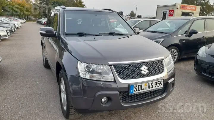Suzuki Grand Vitara 2011 photo 2
