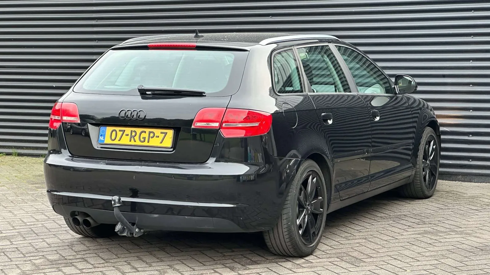 Audi A3 Sportback 2010 photo 2