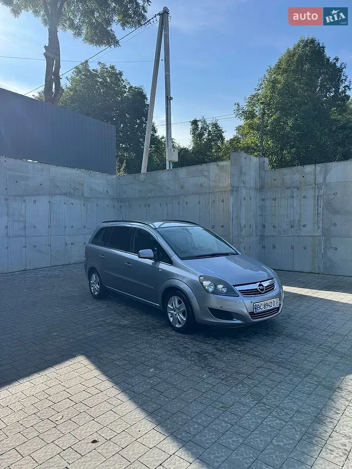 Opel Zafira 2010 photo 3