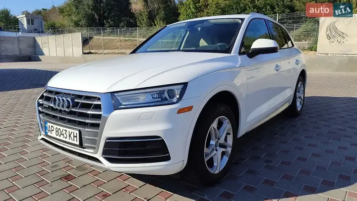 Audi Q5 2018 photo 2