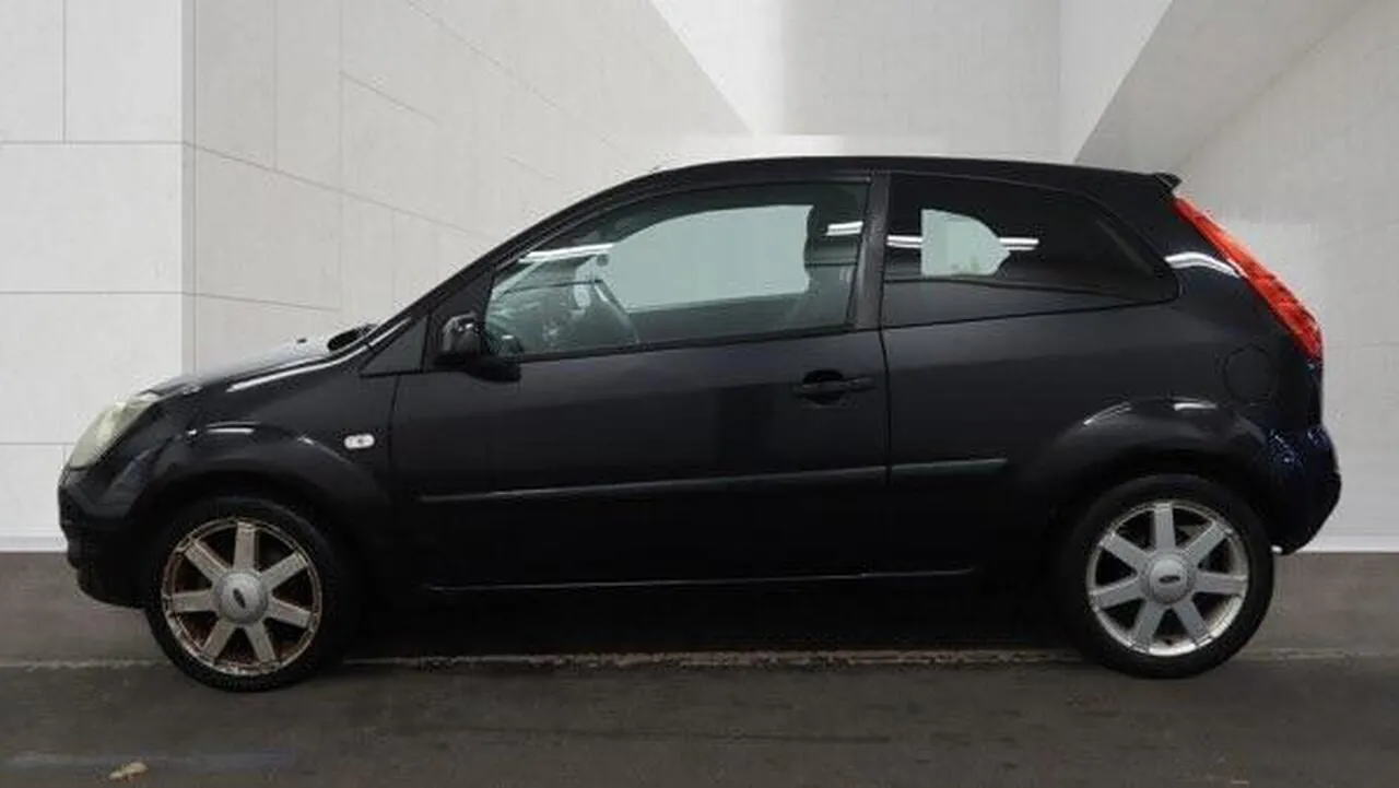 Ford Fiesta 2007 photo 2