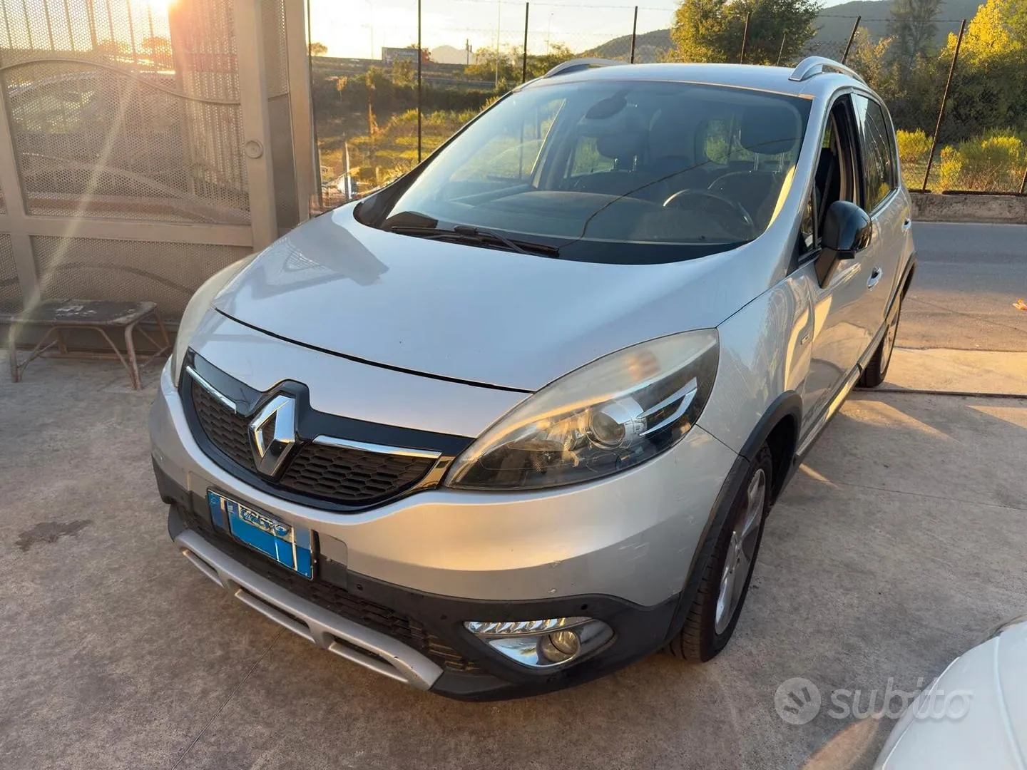 Renault Scenic 2015 photo 2