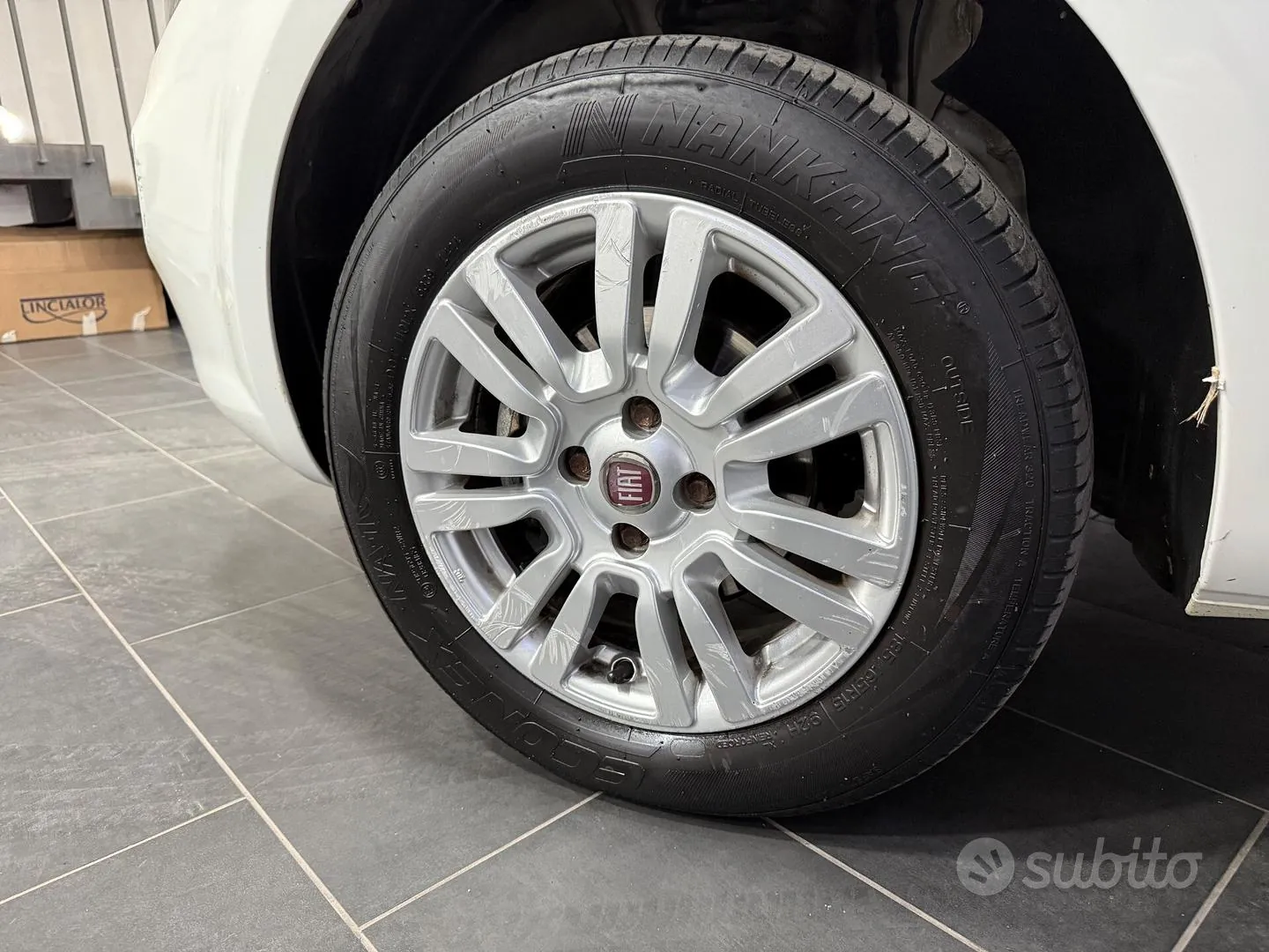 Fiat Punto 2012 photo 4
