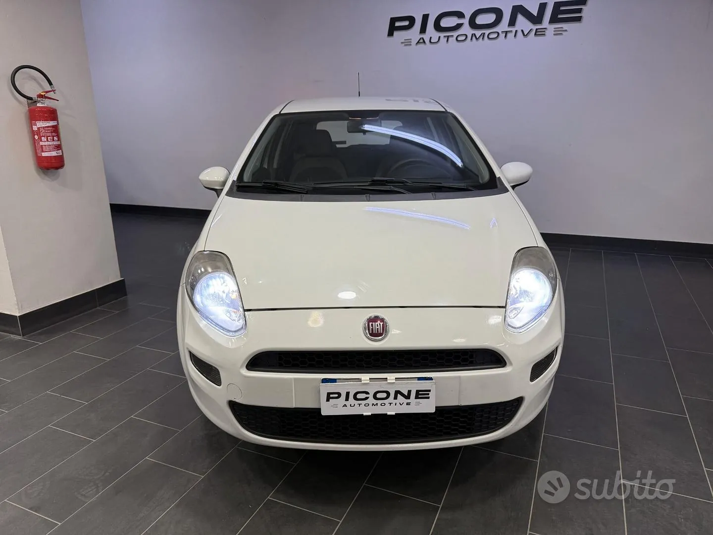 Fiat Punto 2012 photo 2