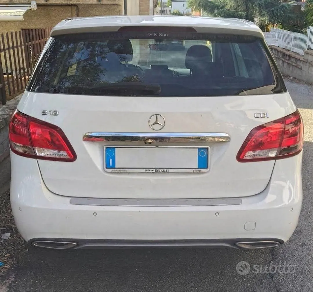 Mercedes-Benz Classe B 180 D 2015 photo 2