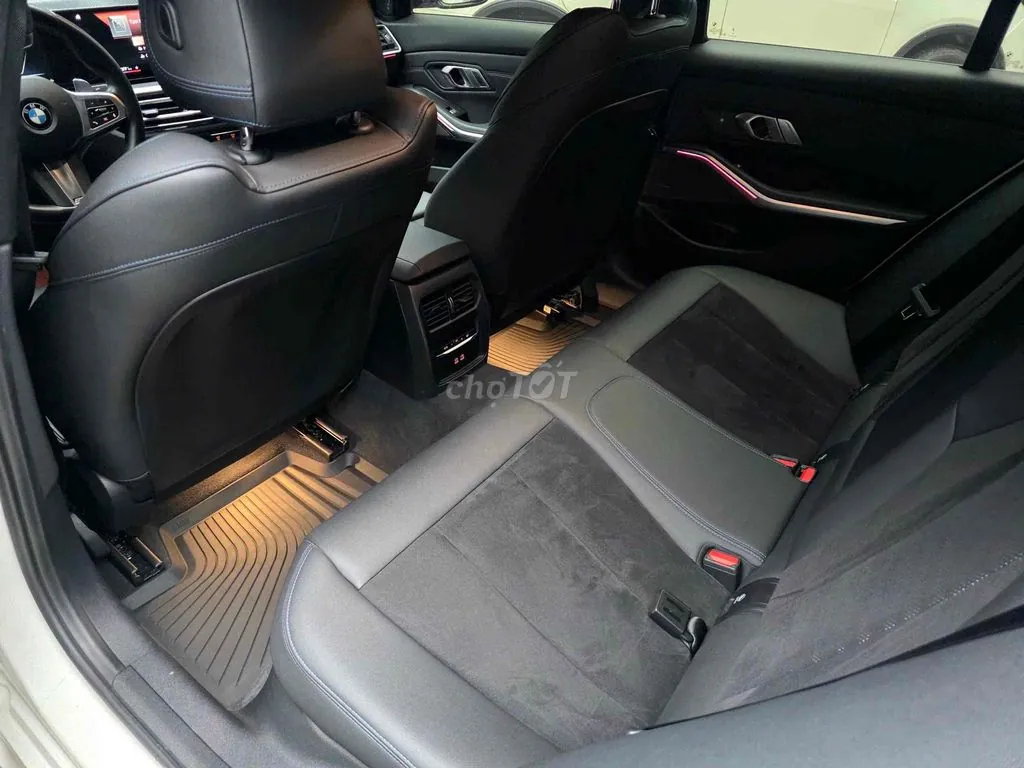 BMW 3 Series 2024 photo 3