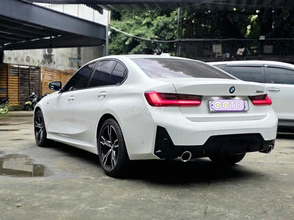 BMW 3 Series 2024 photo 5