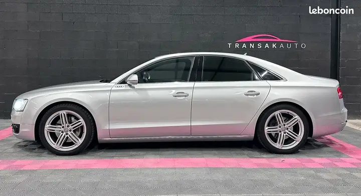 Audi A8 2011 photo 5