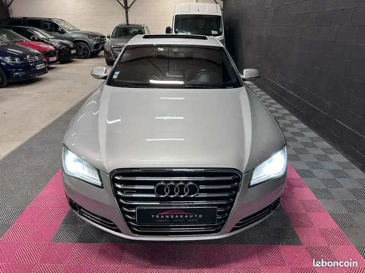 Audi A8 2011 photo 3