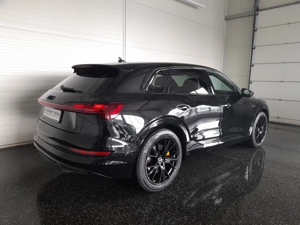 Audi E-Tron 2023 photo 2
