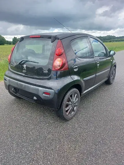 Peugeot 107 2012 photo 4