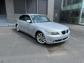BMW 520I