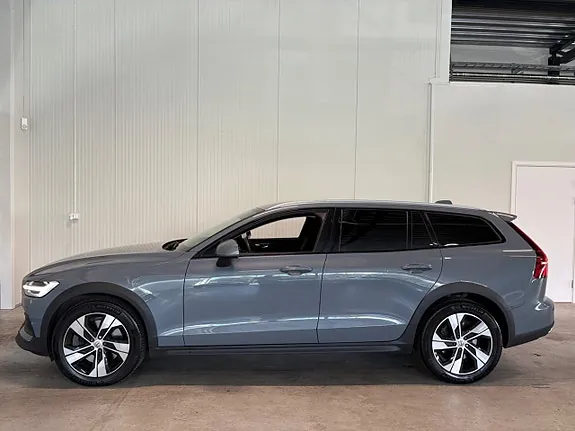 Volvo V60 Cross Country 2022 photo 5