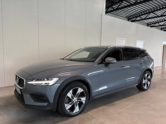 Volvo V60 Cross Country 2022 photo 4