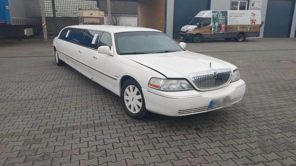 Lincoln Town Car