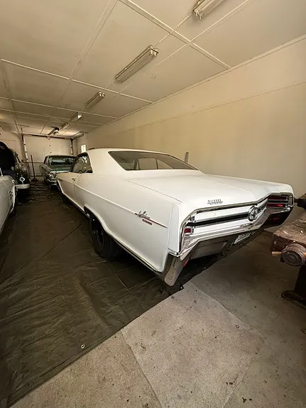 Buick Le Sabre 1965 photo 3