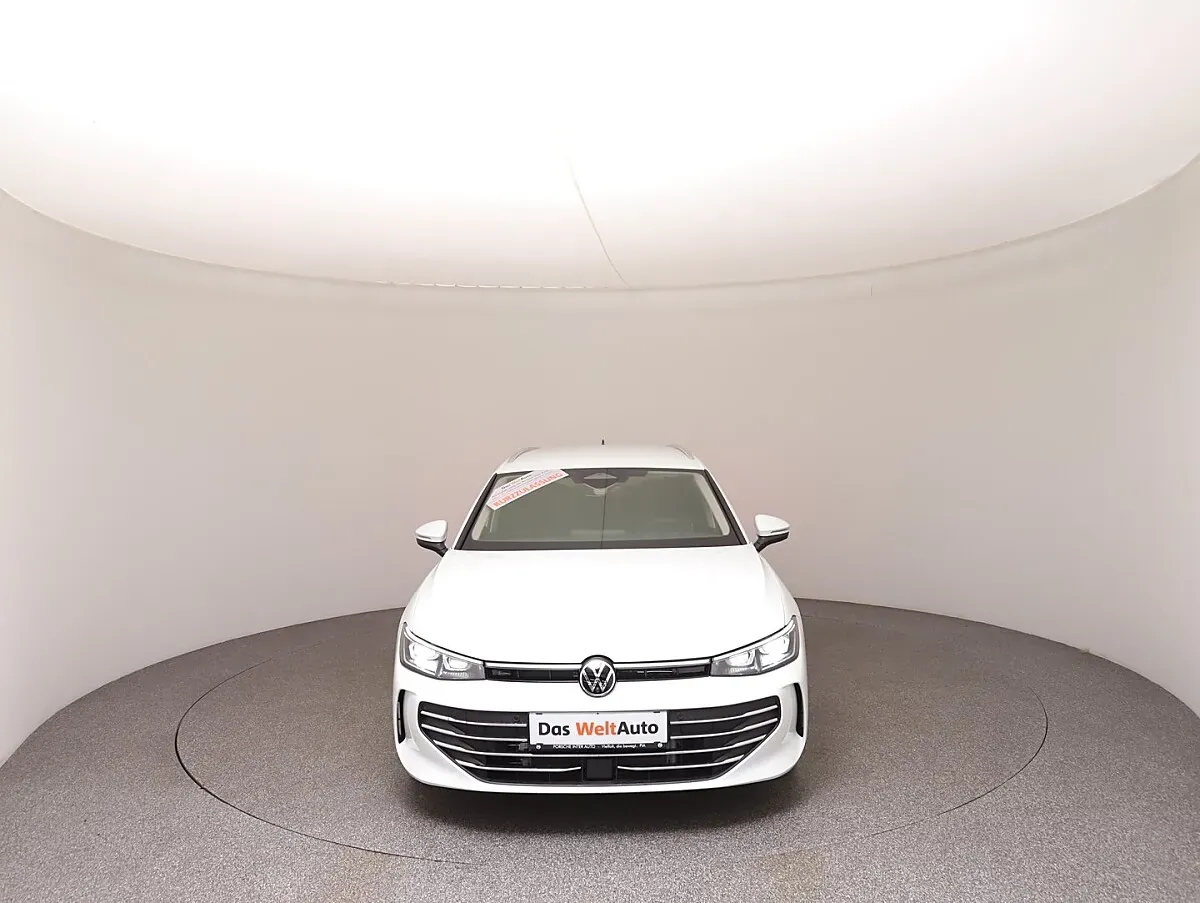 Volkswagen Passat 2026 photo 2