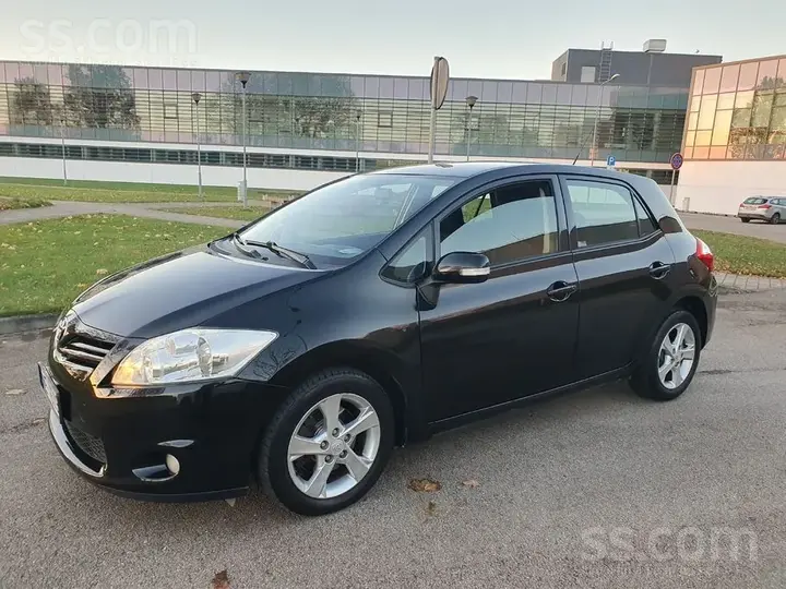 Toyota Auris 2011 photo 5