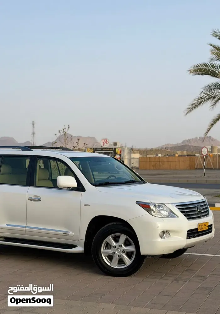 Lexus Lx 2011 photo 2
