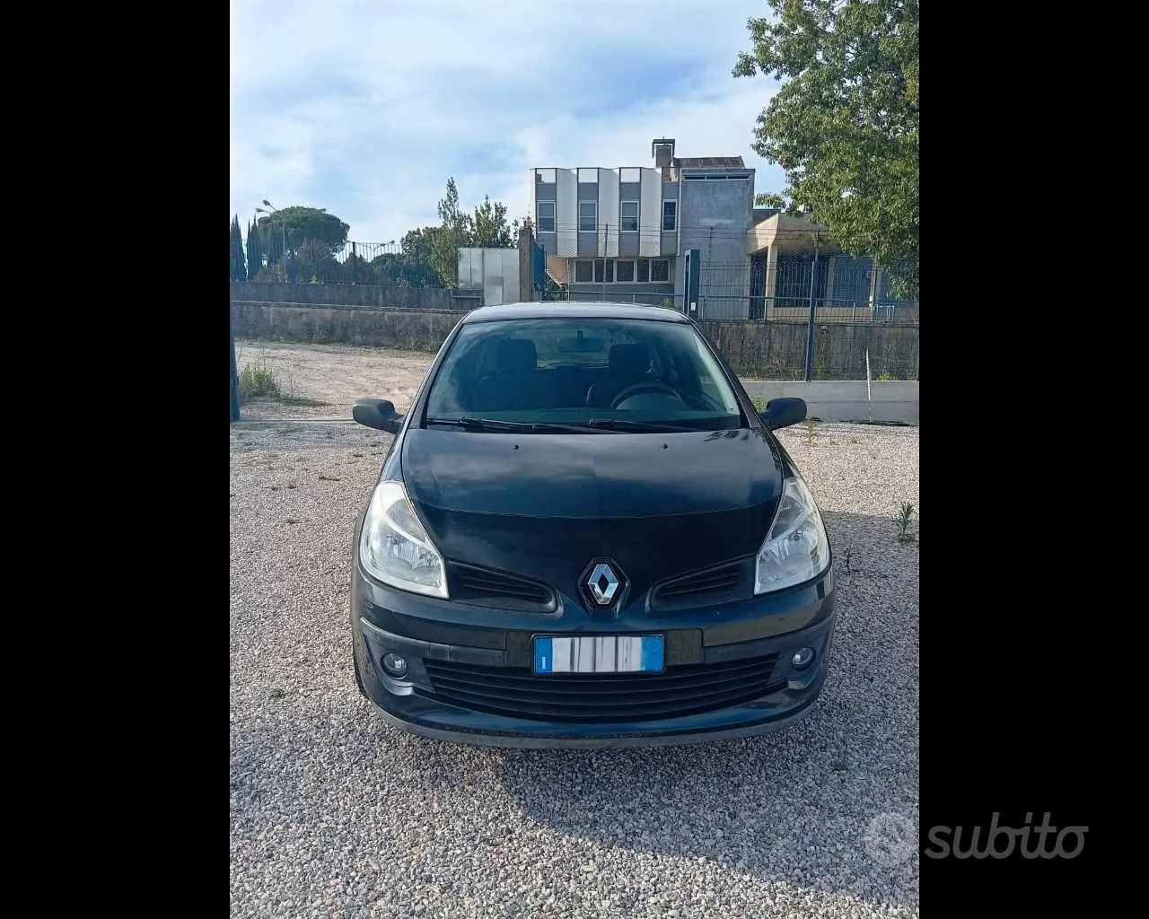 Renault Clio 2006 photo 2