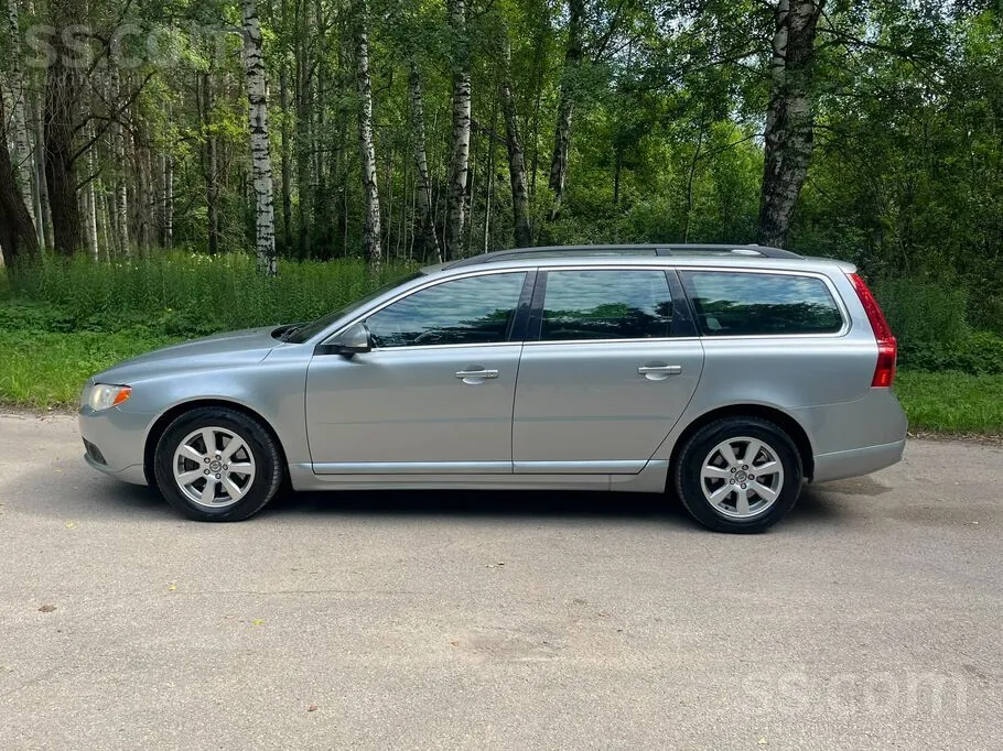 Volvo V70 2013 photo 2