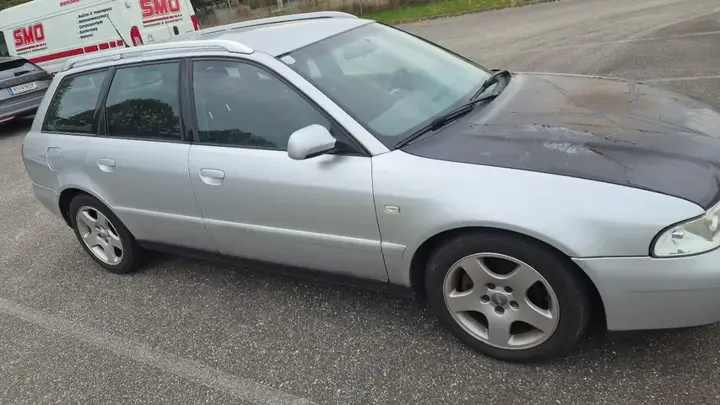 Audi A4 2000 photo 2