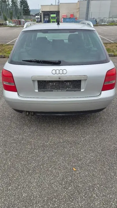 Audi A4 2000 photo 3